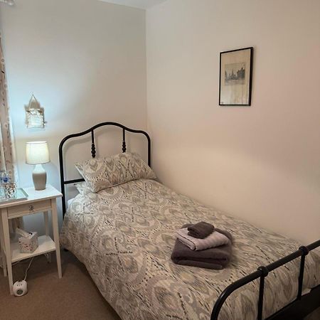 Single Room With Beautiful Garden EDI Exteriér fotografie